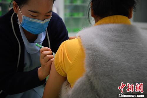 国家药监局：中国疫苗年产能已超10亿剂次
