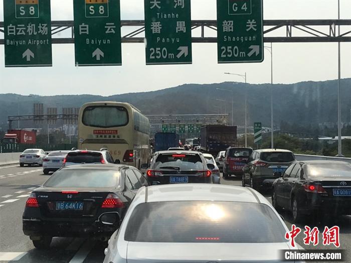 广东高速公路迎来返程高峰虎门大桥发生异常抖动