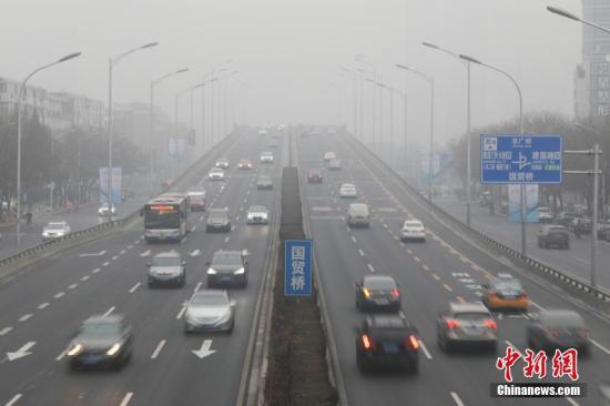 京津冀及周边大气污染物单位面积排放强度较大