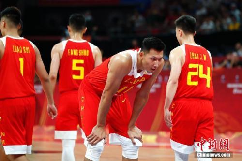 综合消息：中国男篮险胜韩国波阿塞西跻身八强